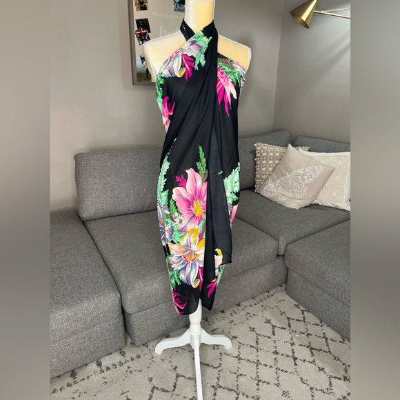NEW multi floral sarong. - Picture 3 of 8